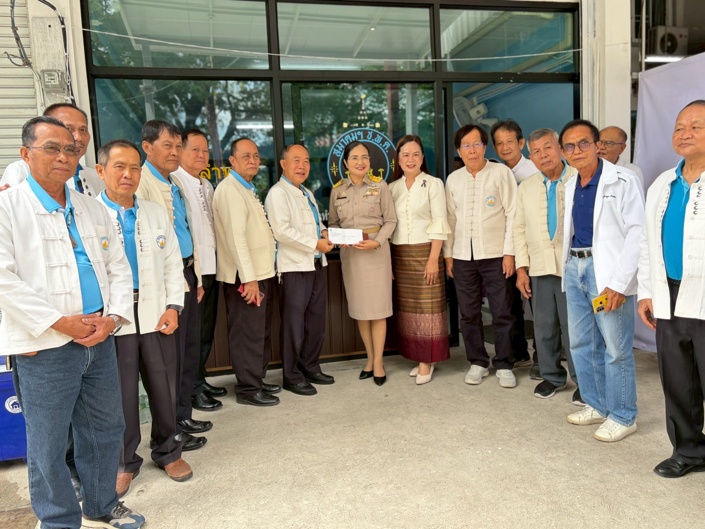 LINE_ALBUM_ngan thabuy sa nak ngan ch.ph.khla phun_260713_36.jpg